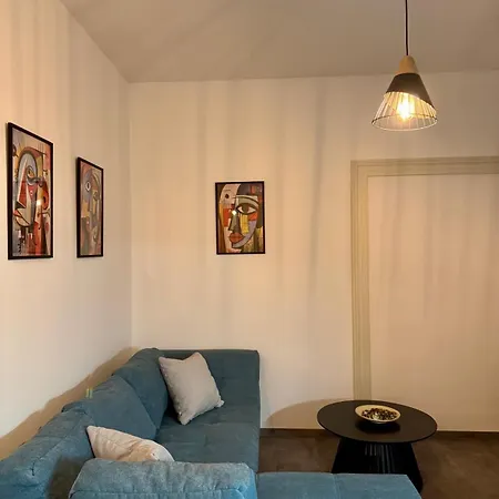 Pearl Bee Deluxe * Plzeň