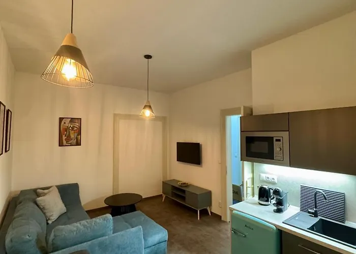 Pearl Bee Deluxe Apartment