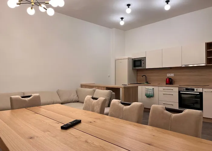 Pearl Bee Deluxe Apartment